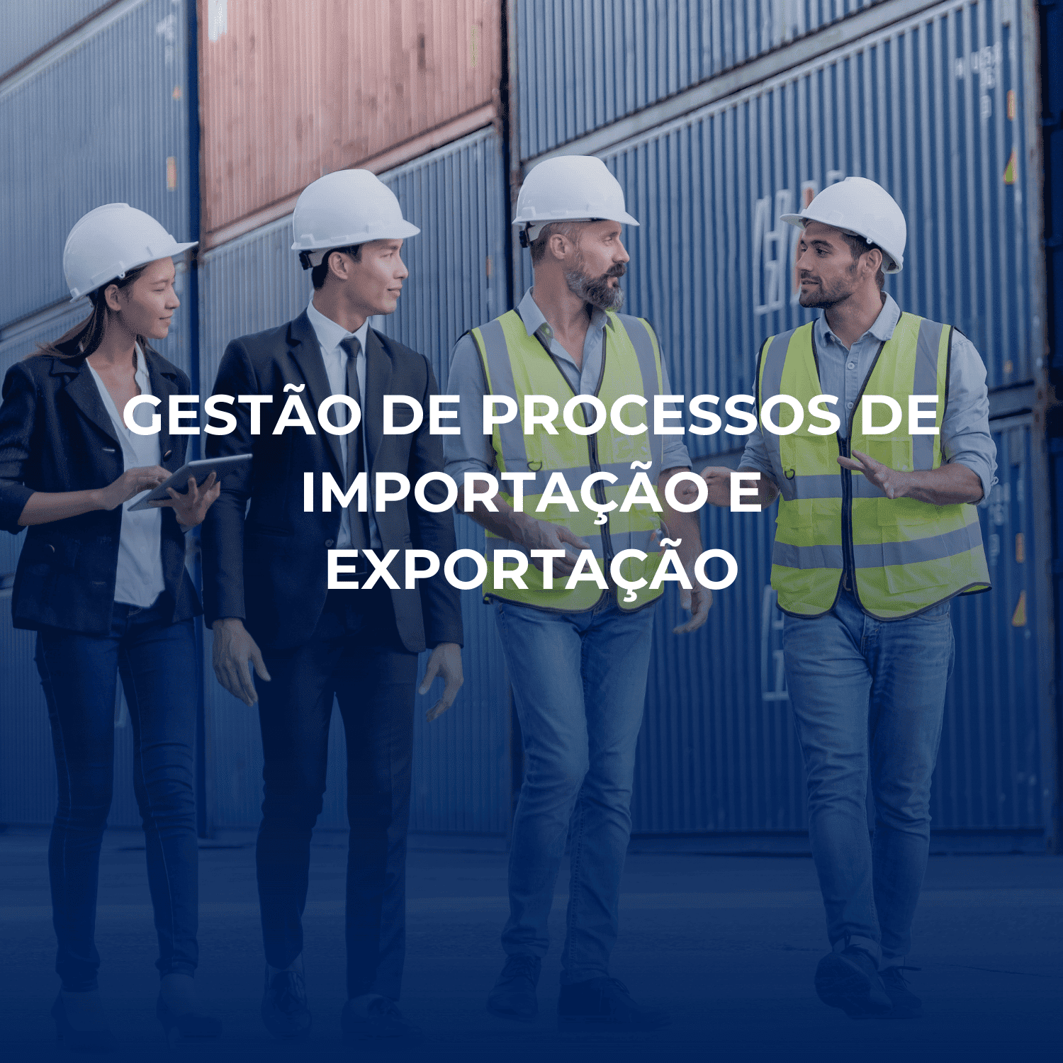 Profissional de comércio internacional a gerir documentação e processos de importação e exportação em operação logística global